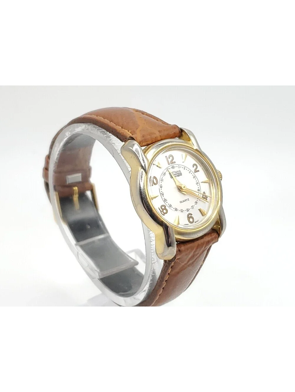 Brittania Quartz Womens Watch New Battery Gold Tone Brown Band 18mm